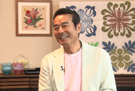 勝野 洋氏がデビュー秘話と妻との馴れ初めを自宅で語る