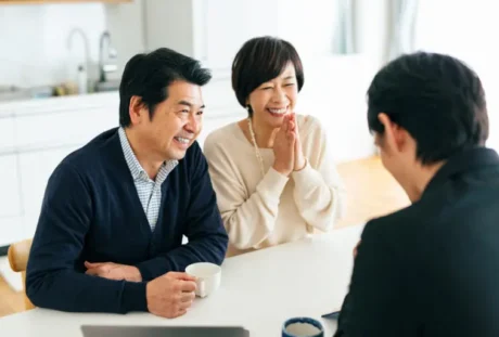 フラット35で住宅ローンを組みたいときはどこに相談する？選び方と注意点を解説
