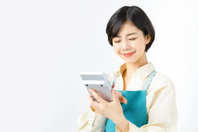 海外送金の手数料を安くするには?主要サービス比較と注意点を解説