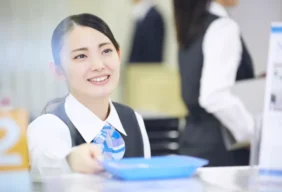 海外送金の手数料を安くするには？主要サービス比較と注意点を解説