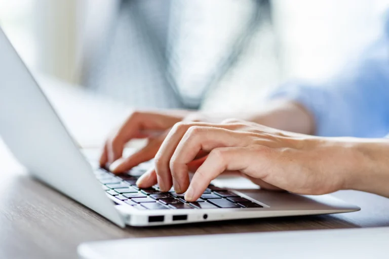 海外送金の方法別のメリット・デメリット